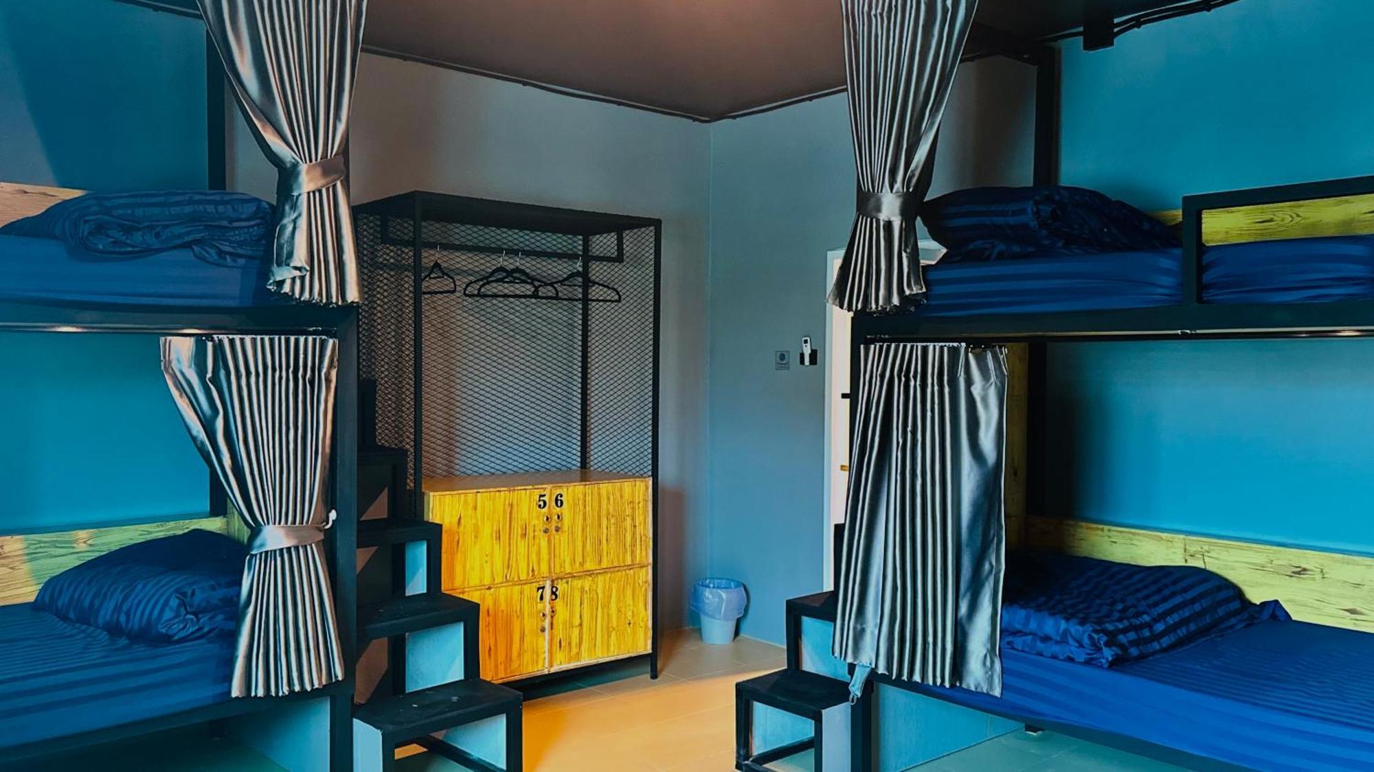 Champagne Hostel & Cafe Pattaya Eksteriør billede